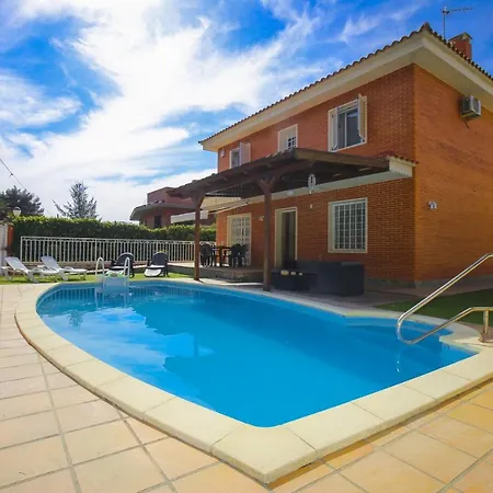 Pluma Planet Costa Dorada - Only Families فيلة