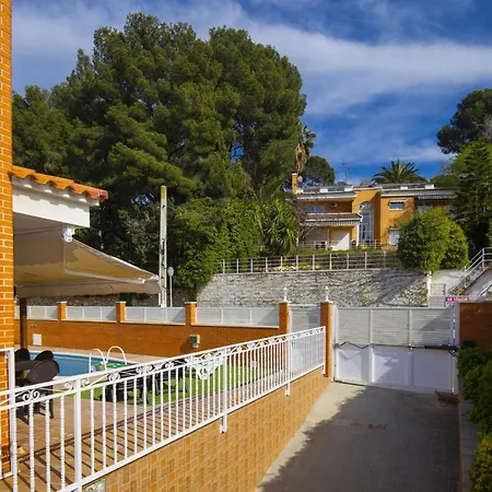 Pluma Planet Costa Dorada - Only Families *