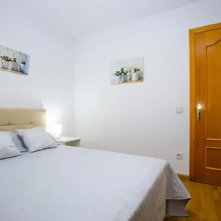 Pluma Planet Costa Dorada - Only Families