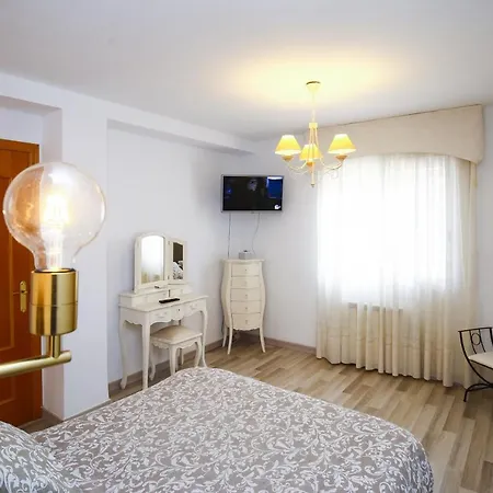 Pluma Planet Costa Dorada - Only Families *